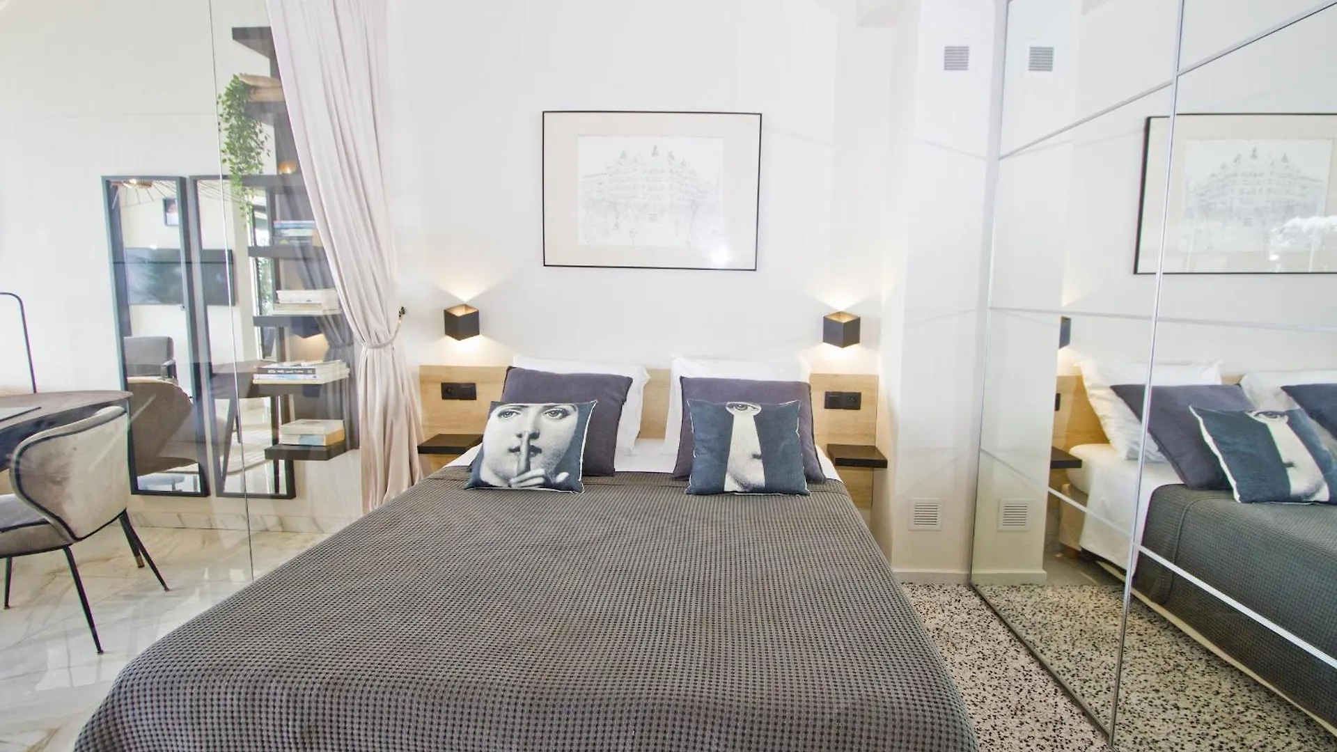 Luxury Flat Beachfront Nice 0*,